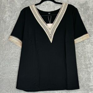 Emery Rose 1X Shirt Top Black Solid Short Sleeve‎ V Neck Crochet Trim Stretch